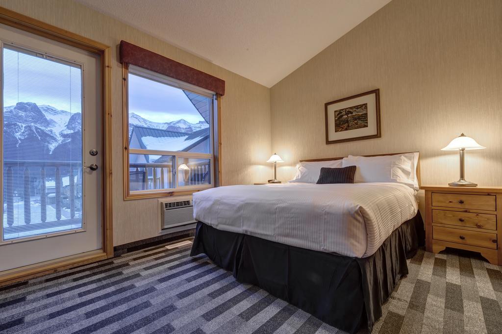 Inn Of The Rockies Канмор Стая снимка