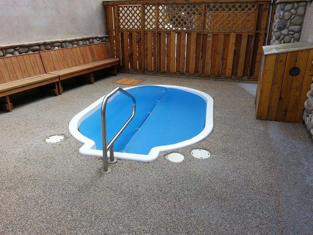 Inn Of The Rockies Канмор Екстериор снимка