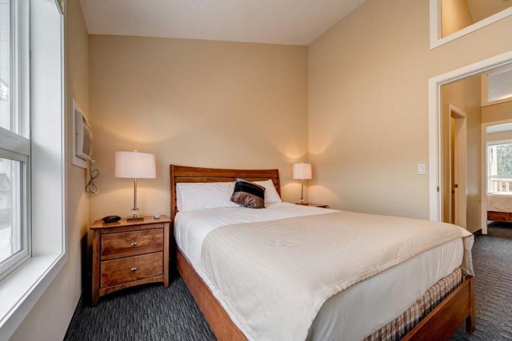 Inn Of The Rockies Канмор Екстериор снимка