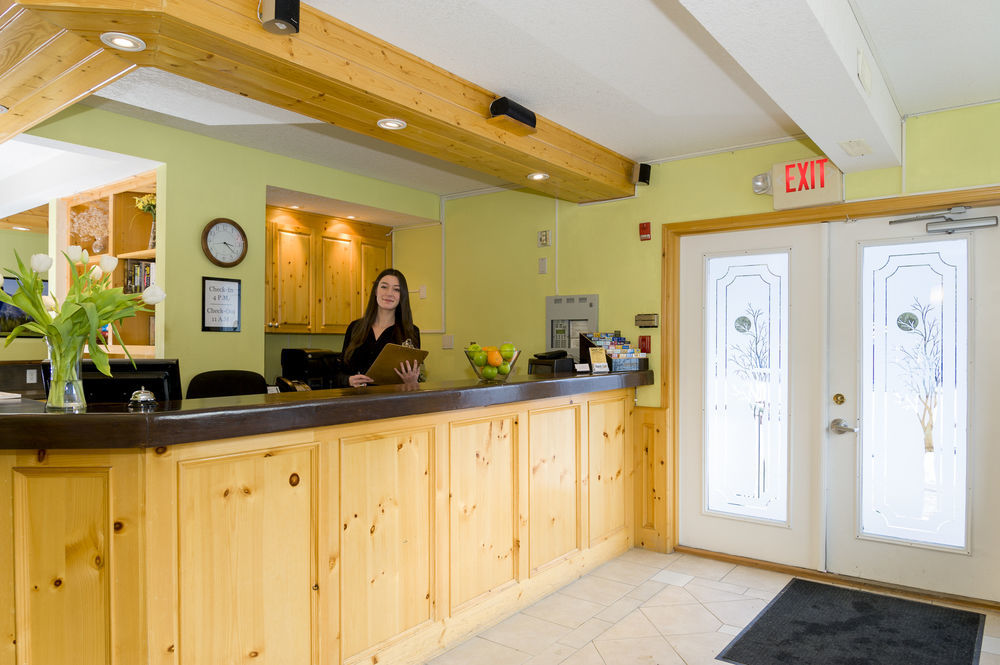 Inn Of The Rockies Канмор Екстериор снимка
